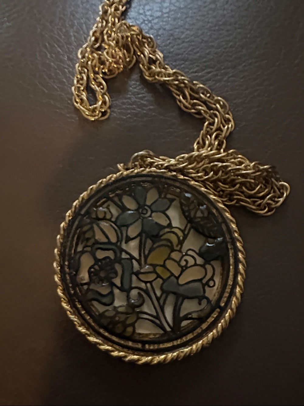 Vintage Gold Floral Stained-Glass Style Round Pendant Necklace - Gold